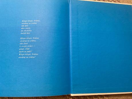 Stará krásna retro kniha nezábudky krista bendová, 