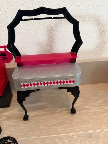 Nabytok monster high, 