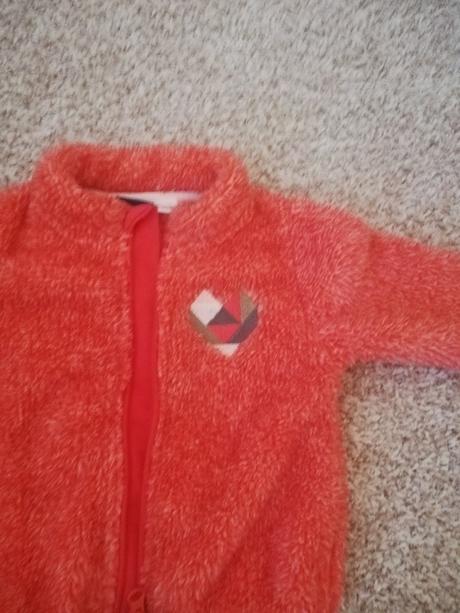 Chlpatý svetrik, lupilu,74