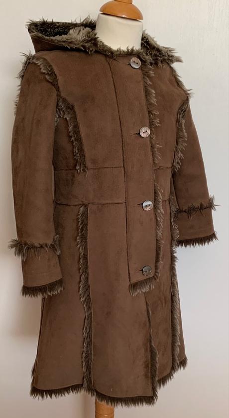 Dievčenský kožuch, 122