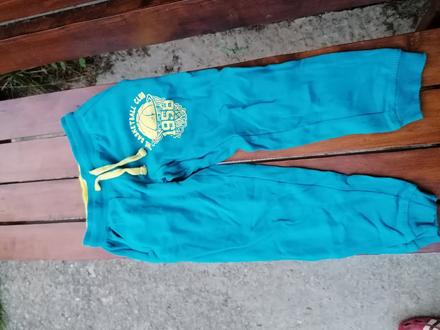 Chlapec tepláky, 122