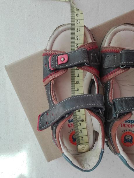 Sandalky, lasocki,26