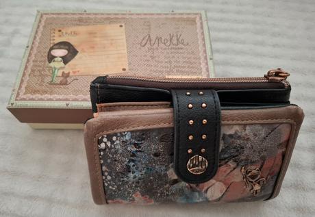 Peňaženka anekke, anekke