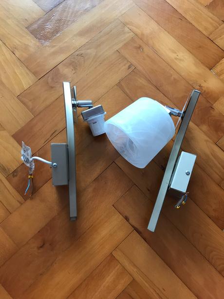 Nástenná lampa,
