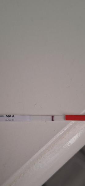 Je vidieť slabú čiarku?