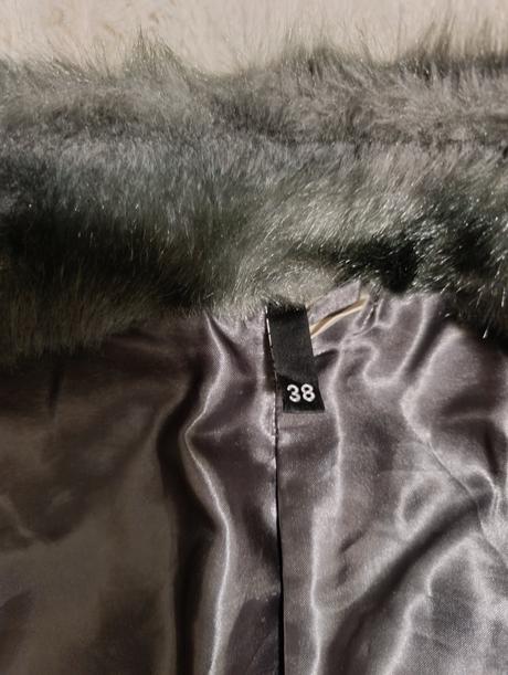 Dámsky kabátik, 36