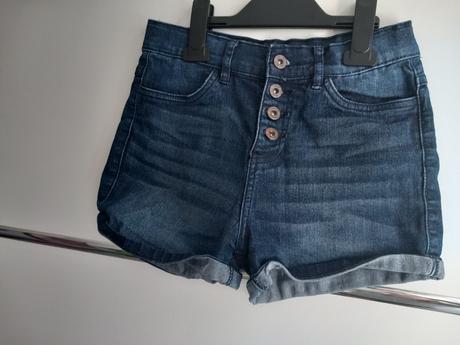 Dievčenské šortky, 146