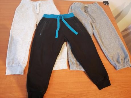 Predám balík oblečenia vo veľ 98-104 (22ks), 86–98