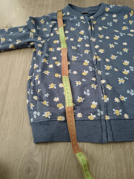 Včielkova mikina, kik,134