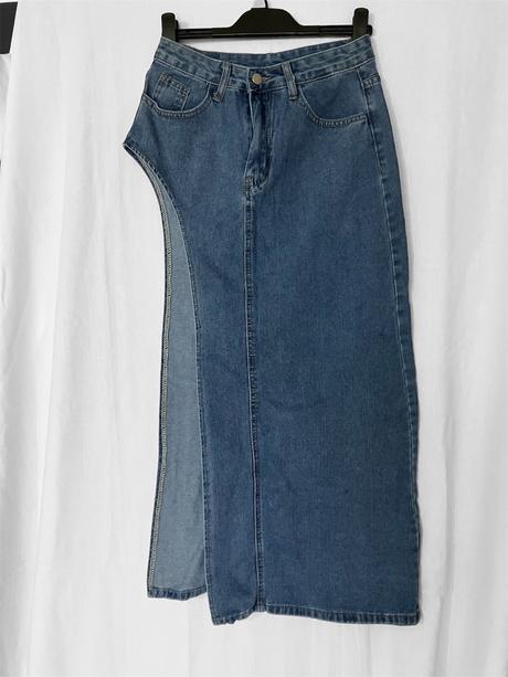 Dámska dlhá riflová asymetrická sukňa s rozparkom, s