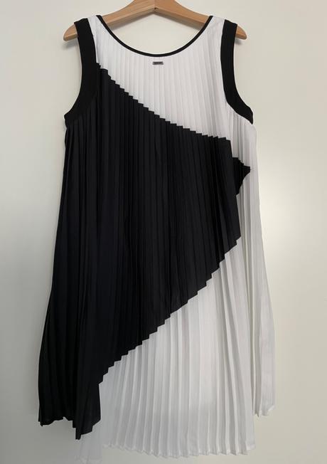 Karl lagerfeld šaty, 128