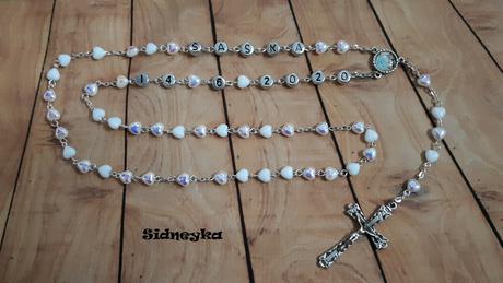 Ruženec s menom a dátumom, 