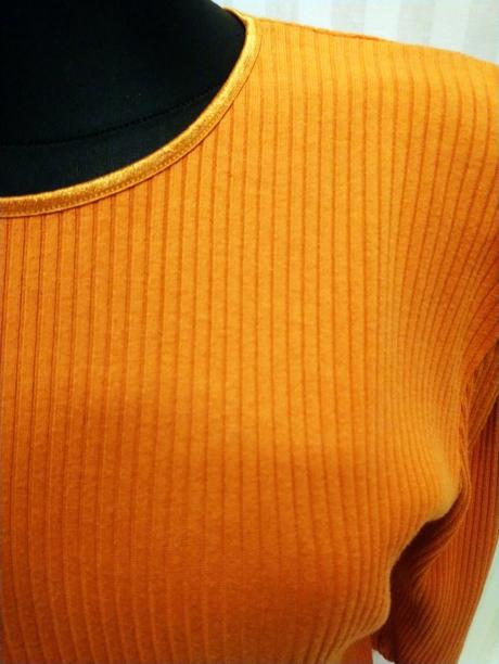 Dámsky oranžový zvislo vrúbkovaný top, l, l