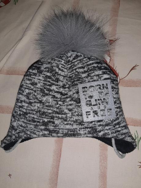 Čiapka so šálom, 74