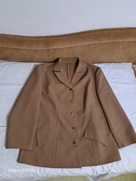 Hnedý nohavicový kostým č.cca 42/44, 42