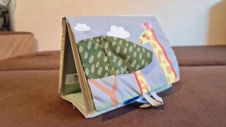 Kniha savannah tummy time book,