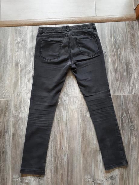 Dievčenské tmavé rifle, next,110