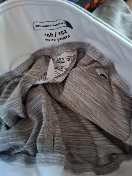 Tepláky, legíny, 140–152