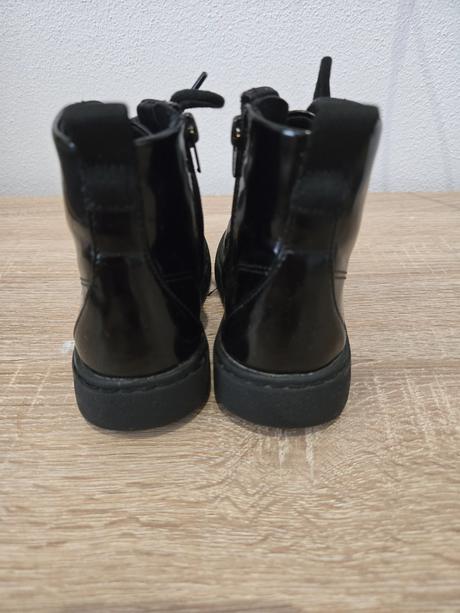 Čižmičky, zara,23