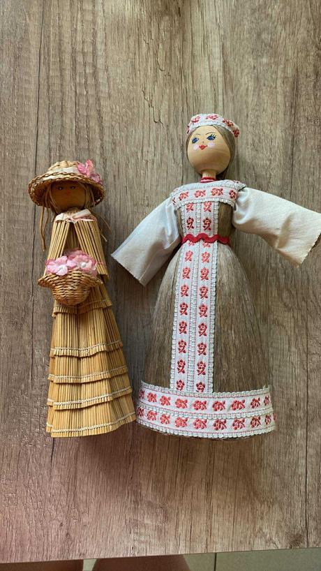 Starožitné bábiky cena za obe spolu,