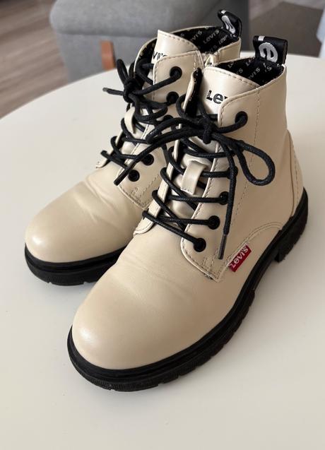 Topanočky levis, levis,33