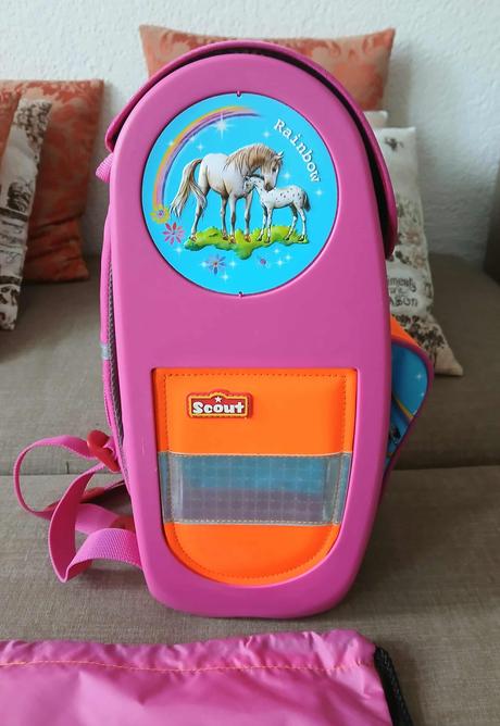 Kvalitná školská taška značky scout, 