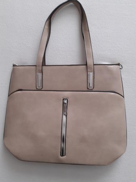 Béžová kabelka, 