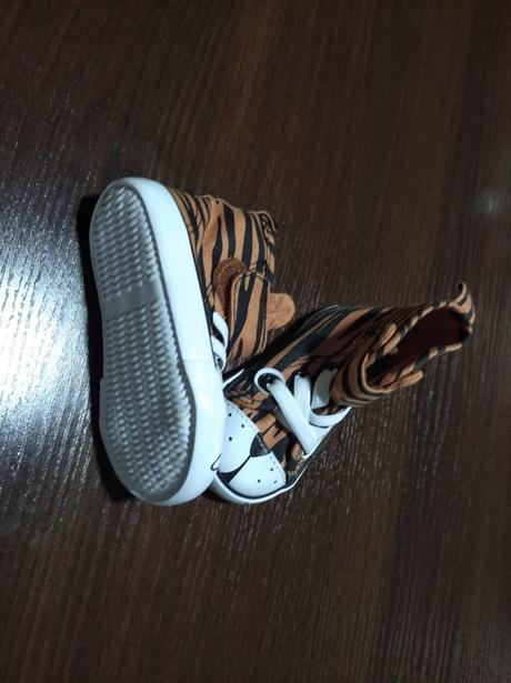 Capáčky tygřík, h&m,18