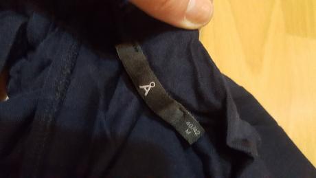 Modré tenké šaty, 40