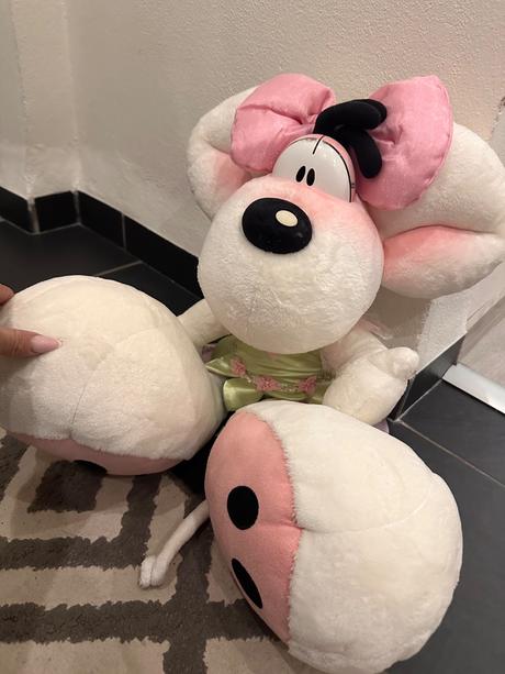 Diddlina velikánsky plysak, 