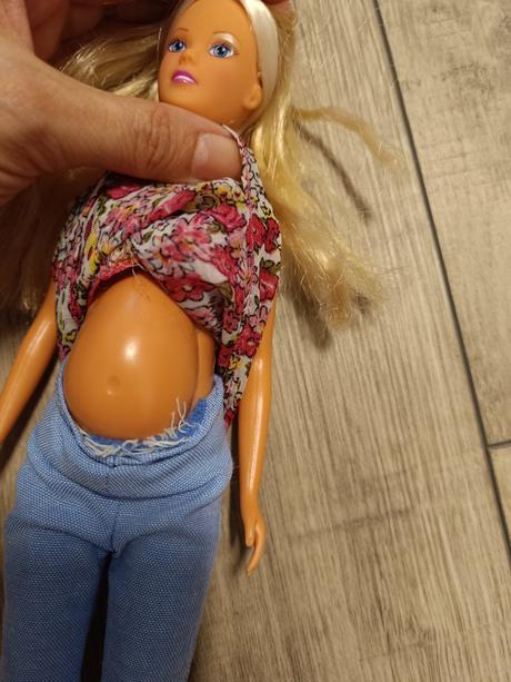 Bábika s bruškom simba steffi,