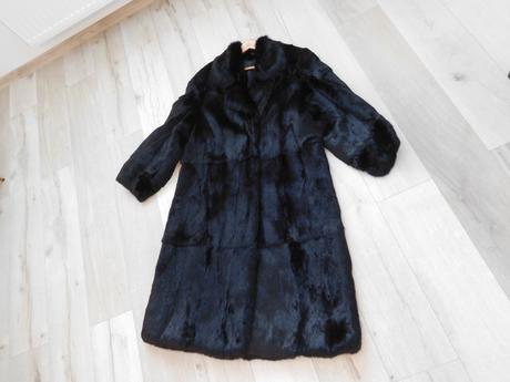 Kara kožuch zo zajaca 40/42 v, top top stav,, 42
