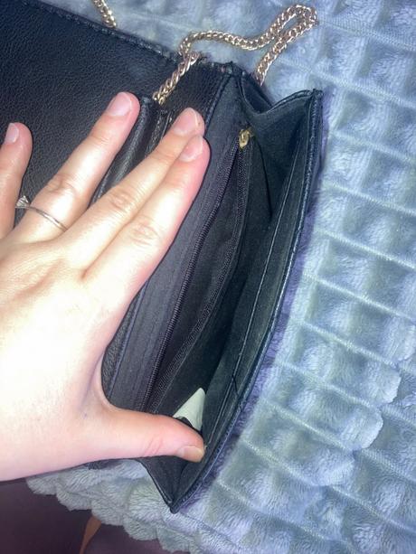 Čierna mala kabelka, 