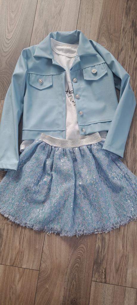 Krásny trojkomplet, 128