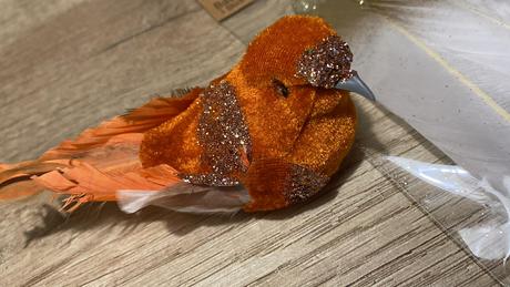 Dekorácia zlaté pierka a vtáčik, 