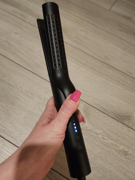 Žehlička na vlasy s prúdením vzduchu a kulma v 1, 