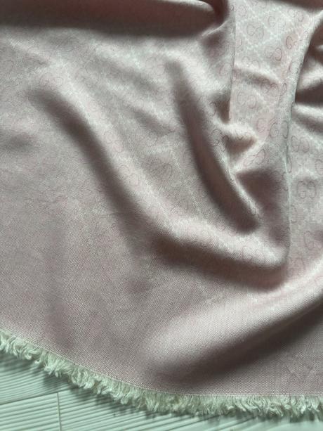 Gucci - hodvábny šál, 