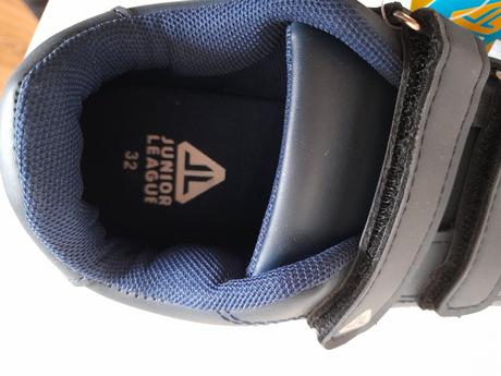 Tenisky nove vel.32, 32