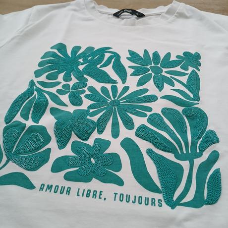 Biele tričko s flitrovou aplikáciou kvetov, f&f,l