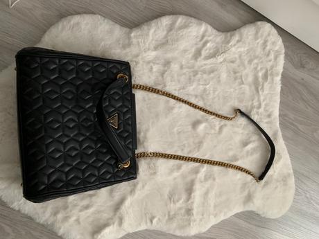 Kabelka guess, guess