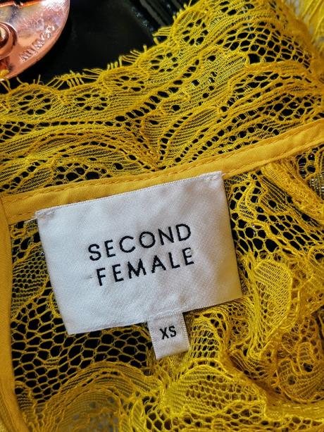 Second female - čipkované šaty, xs