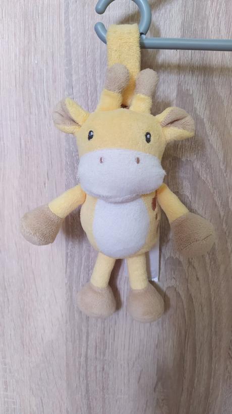 Zirafa na zavesenie, 