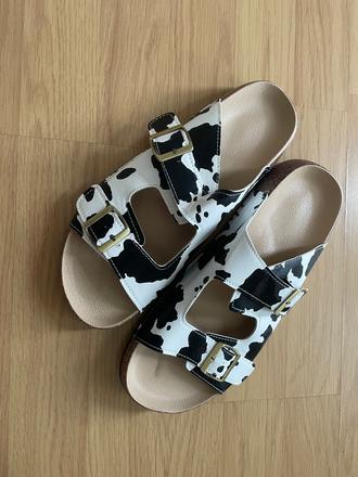 Cow print slapky, 40