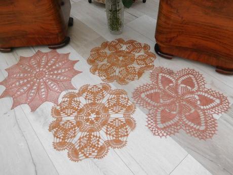 Háčkované hnedasté, 