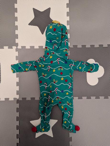 Overal v štýle vianočného stromčeka, 56