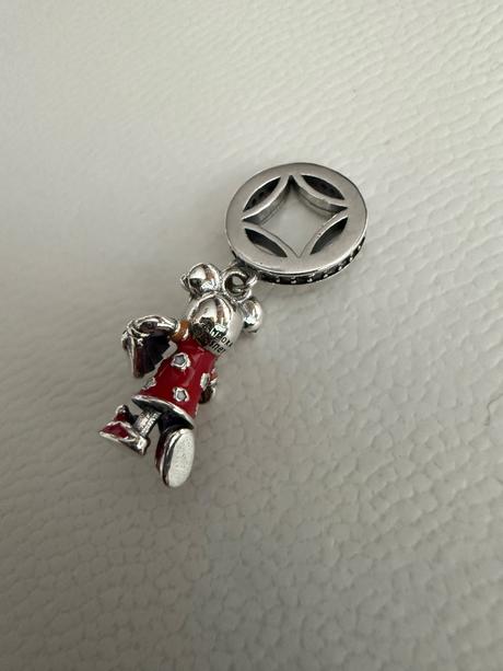 Privesky na naramok pandora, 