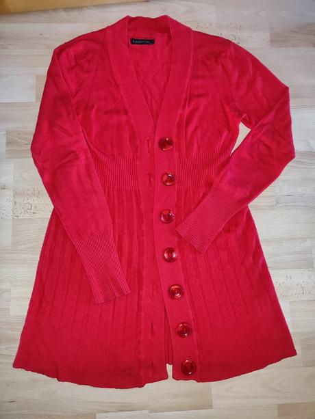 Červený svetrík, m