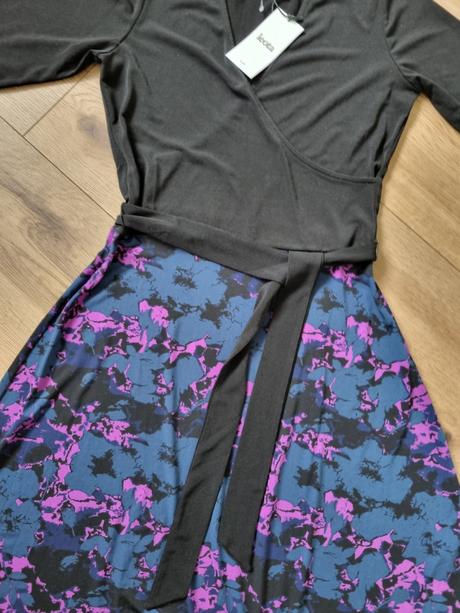 Elastické šaty s, s