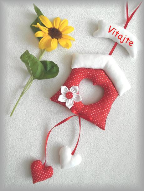 Domček na dvere -rôzne farby,