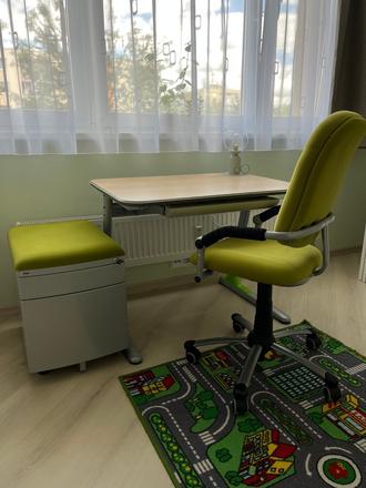 Detský rastúci stôl a stolička + kontajner,